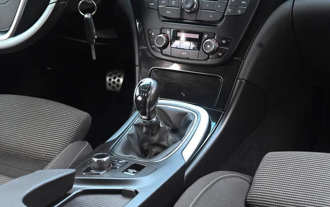 Opel Insignia cena 20900 przebieg: 290236, rok produkcji 2010 z Kwidzyn małe 781